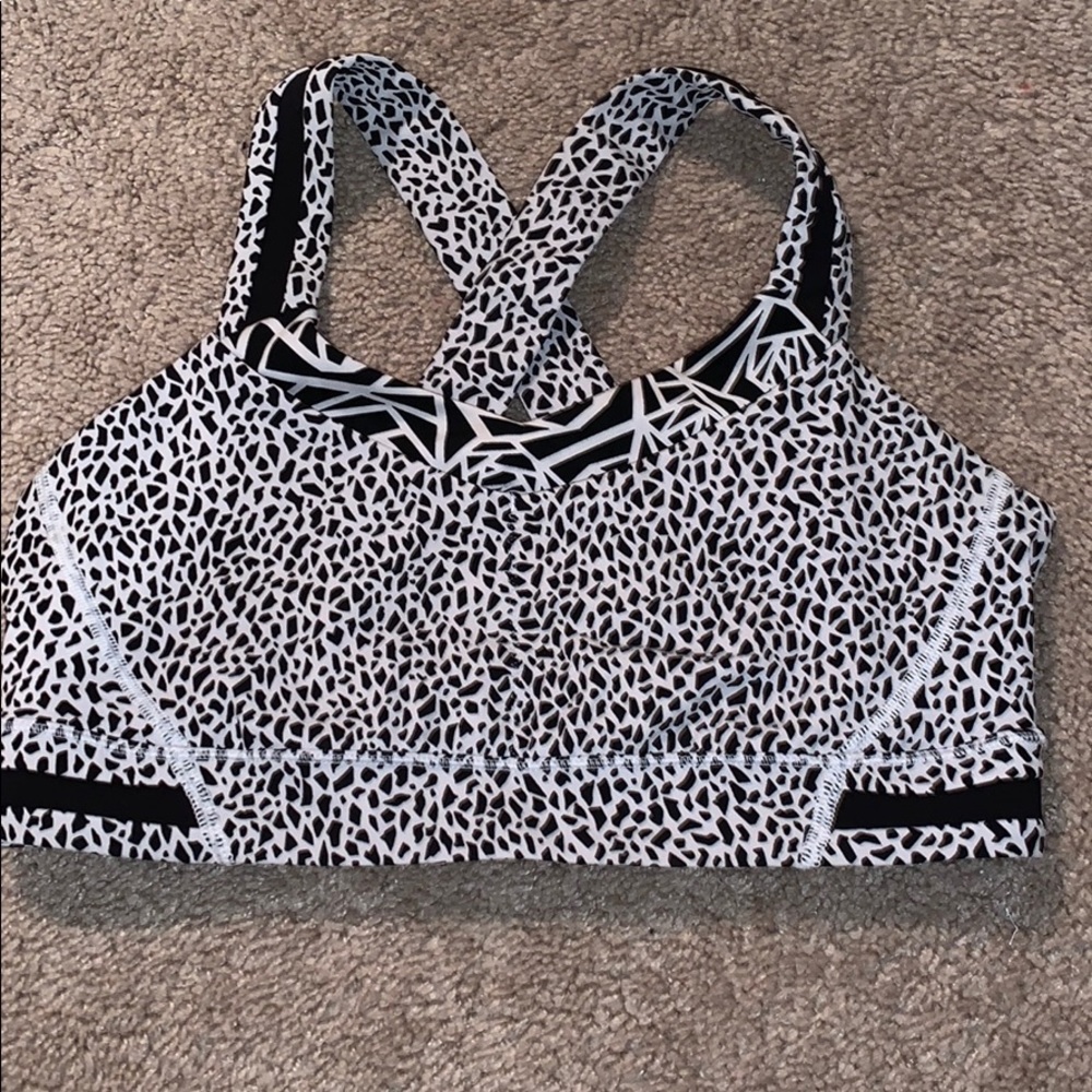 lululemon sports bra
